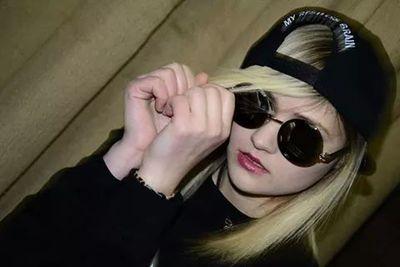 dark_il!nk @iuliana.macovei.....my music and my rock'N Roll photos/videos .....members band rock @iulianaMacovei & @mariaBulgar            ......try to be you .