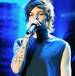 1d saved me // if u see my bio tweet me a pic of louis william tomlinson