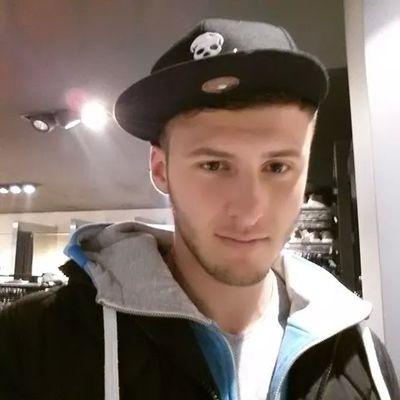 HarryPeace2's profile picture. “Be yourself, everyone else is already taken.”