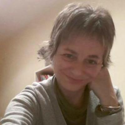 HOLA AQUEST ES EL PERFIL OFICIAL DE LA COMANDANTA , JO TINC LA PAELLA PEL MANEC, JO SOC QUI TALLA EL BACALLA I QUI REMENA LES CIRERES!