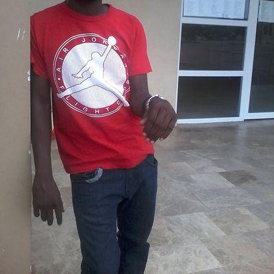 sualezmuki12's profile picture. 