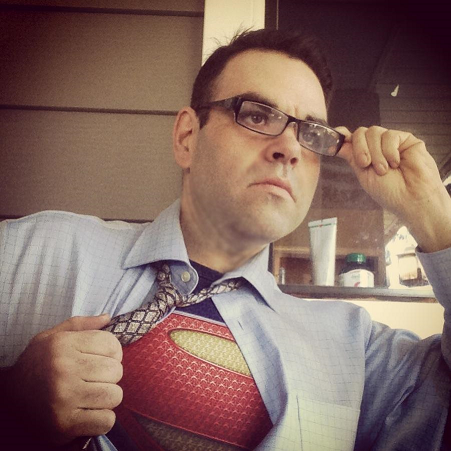 I am that web guy who can help you make sense of all those web things that can grow your business.