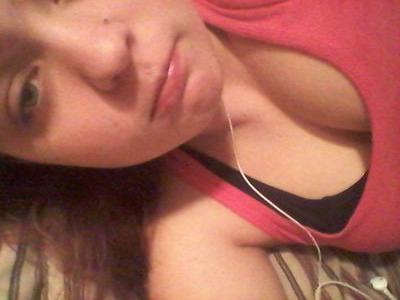 im 17
im a lesbian 
im taken by my beautiful girlfriend.
11/30/14