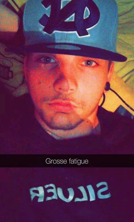 SilverMilex's profile picture. Je ne vends pas de drogue mais tout ce que je fais est stupéfiant.