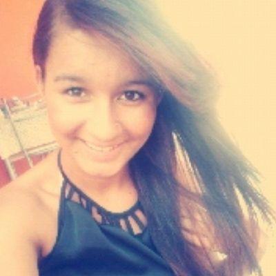 Eu vou te fazer se apaixonar por mim.
Ouvir você dizer que vai até o fim.
Comigo e que não se arrependeu de confiar e de mãos dadas vamos andar.♡♥