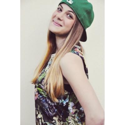 C'è ancora un margine per cominciare a vivere con gli sguardi che si incrociano a metà, nello spazio della dignità, l'alba è già qua.|Jovanotti|LA|LoveYou|