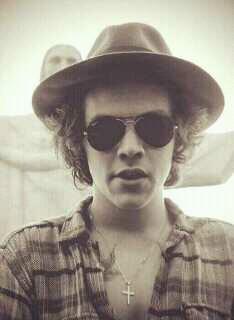 mika_dirik's profile picture. 