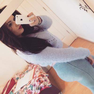 amberr_150's profile picture. 