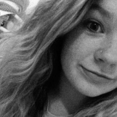 Harlz_cupcake's profile picture. I like animals