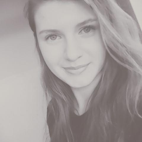 Heey!! CROATIAN GIRL!!  Follow me and then I will follow you back! ;).