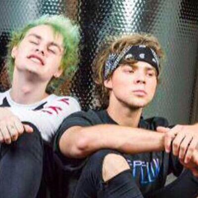 Follow @dorkableluke for a free follow :) x