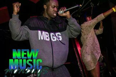 Singer/hypeman