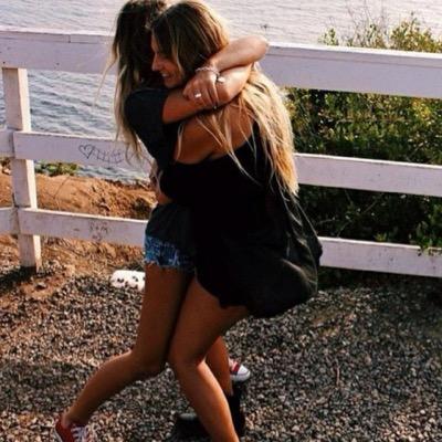 INTERNETxGOALSx's profile picture. ♡ DM us your pictures and vines ♡