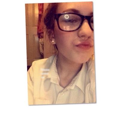 izzywizzyr's profile picture. Follow me I will follow you ;) xx