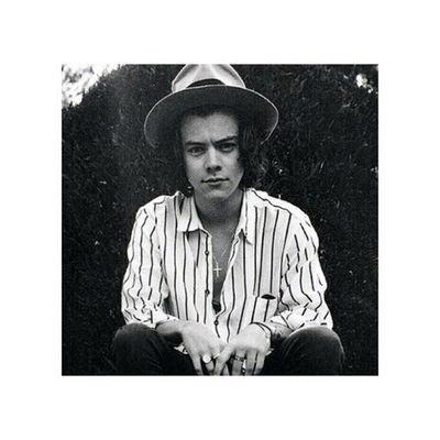 idk man i just love harry styles

   i love @snapbackharryy more than pizza ♡ https://t.co/OBxluNnDNJ…