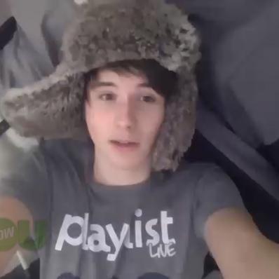 Free follow from @MuseHowlter so go follow her and try not to cringe too hard