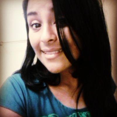 Colorada 
Facebook: fernanda barreto
Instagran : pox4_barreto segue la