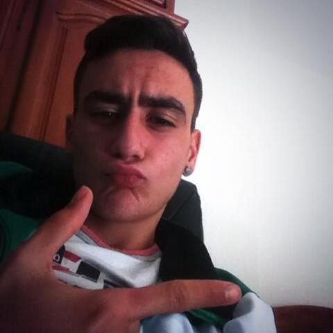 lorennavarromai's profile picture. cuando salgas cierra la puerta