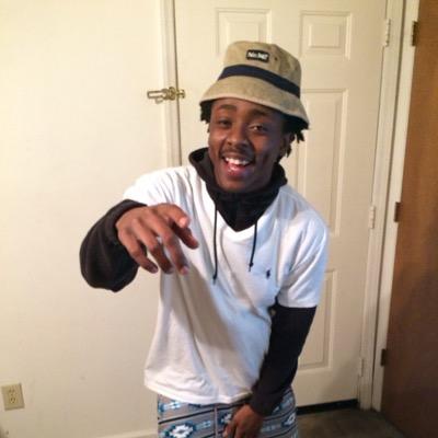⛽️ #IonGetTired. juss a young nigga tryna make it out a small world. #BallisLife c/o 2015