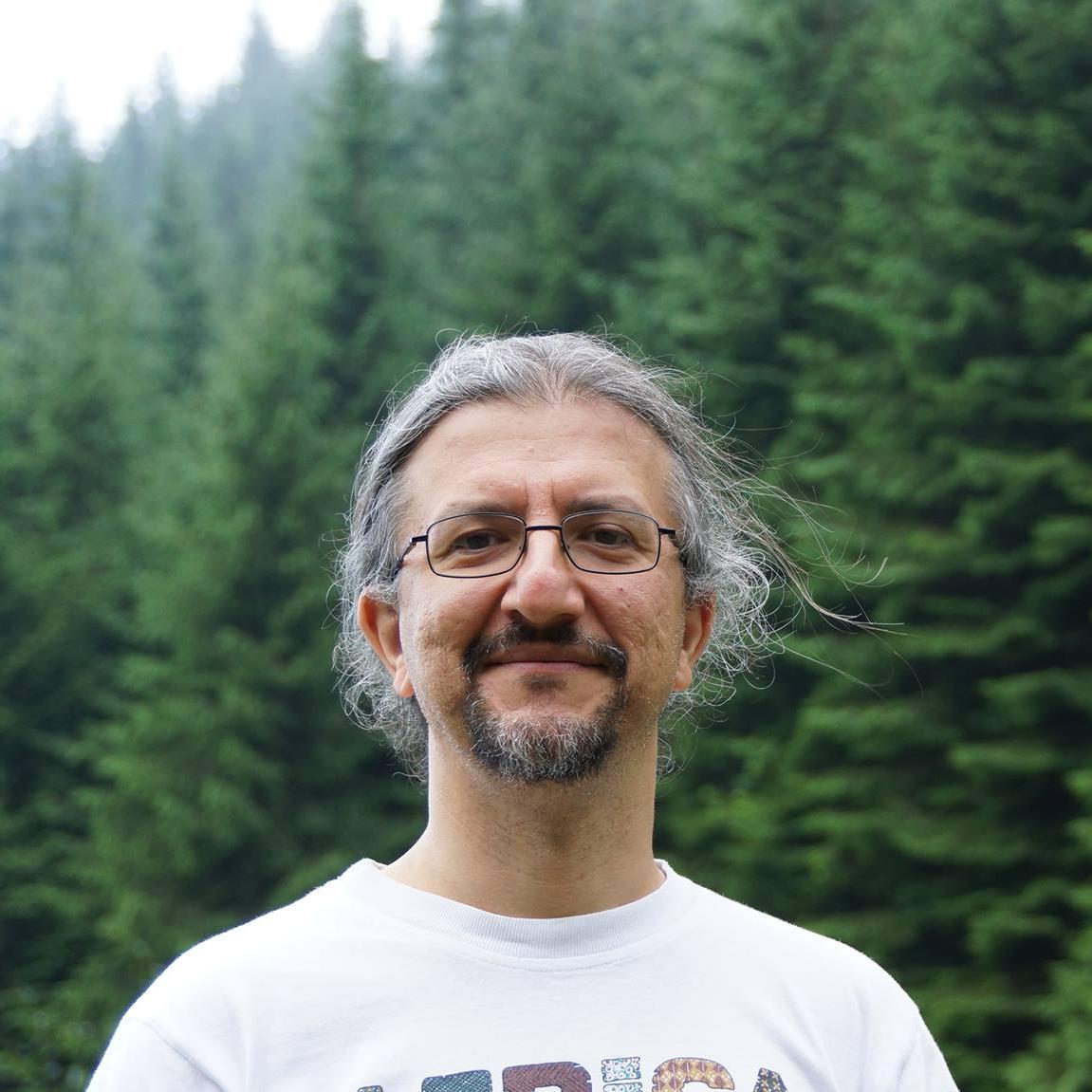 Giresunlu, '84 Samsun Anadolu Lisesi, '90 Ankara Tıp ⚕ 
Aile Hekimliği Uzm., Tarihçi, Emekli

MD 👨‍⚕️ Family Physician 🦉Historian