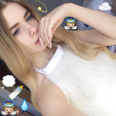 go follow @indieclemmence pls !!