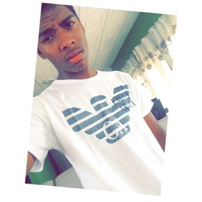 Follow me and i follow back☺️✨
