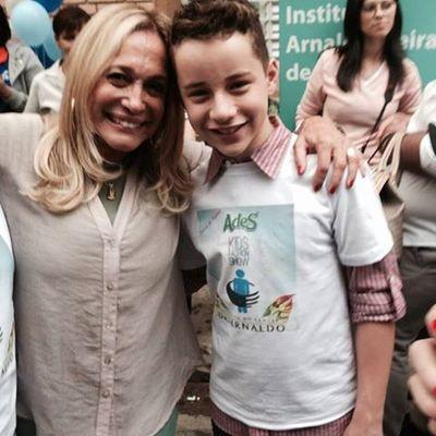 Sou Jorge Cavalieri Na Novela
Carrossel, Tenho 9 Anos e Minha Única Amiga é Minha Vizinha a Maria Joaquina Medsen