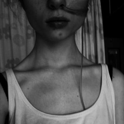 17 | Anorexic | Vegeterian | Failure | Belgium | addicted to tea