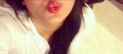 ‏‏متزوجه وعايشه بحريه  ‏ما بين كتم الشعور ، وقلة الحيله
اشياء ودي بها ، واشياء مابيها !