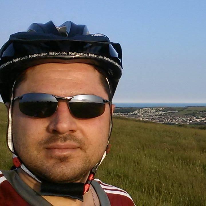 Venezolano, CTS-D AV Solutions Architect , F1 Fan, defender against child’s cruelty and human rights.