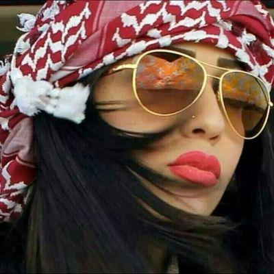 يسألوني حبيبك وين محتاره شجاوبهم