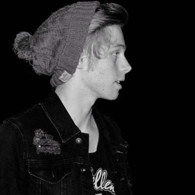 lukes legs are longer than my lifespan