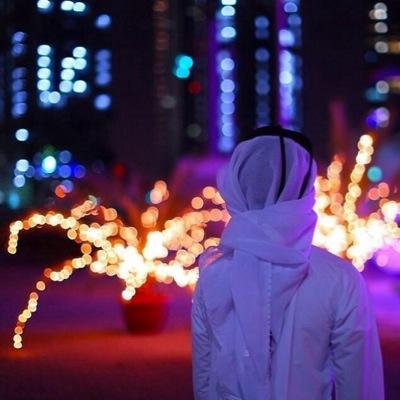في ضلوعي لكـ مدينه شعبها ميت حنيـن