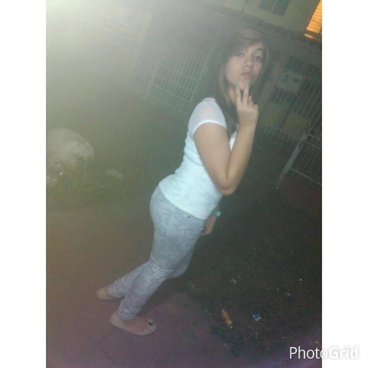 Hola Soy ~Lauritaa~ Amo A Dios :) Sobre Todas las cosas Quiero soñar Divertirme Con Mis amigos& Este es mi Twitter. LLegate Sigueme-&Te Sigo.♥ Mi 01 Perfect♥.