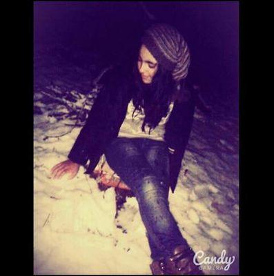 Hayal kırıklıklarını müzikle bastırmaya çalışan bir avuç insanız:))