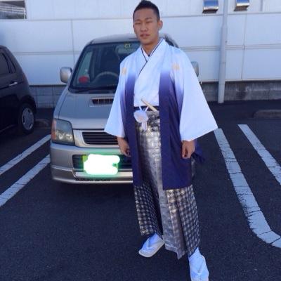 愛川高校→西部総合職業技術校自動車整備→某ディーラー(｡-_-｡)B'z好き！