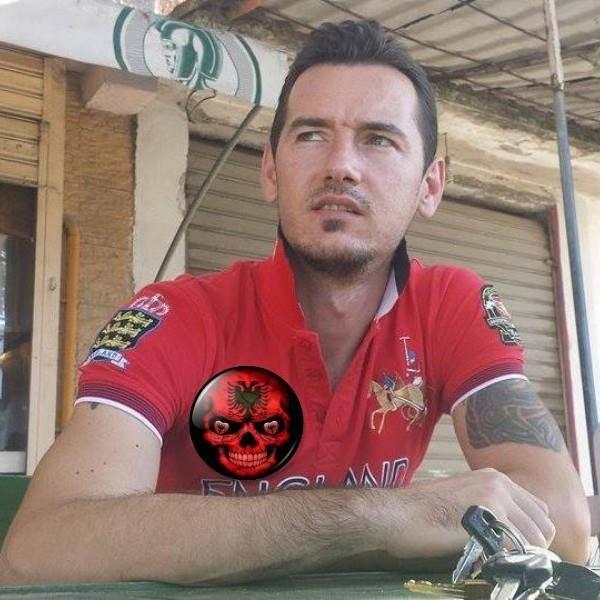 I wish to be Eagle,
the country went to the country when to be alone, to sit -in your arm My mother Albania,in my heart have to be the only you. ♥