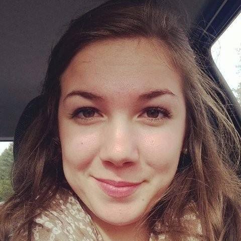 luvubapidihe's profile picture. Amare non vuol dire impossessarsi di un altro per arricchire se stesso, bensì donarsi ad un altro per arricchirlo.