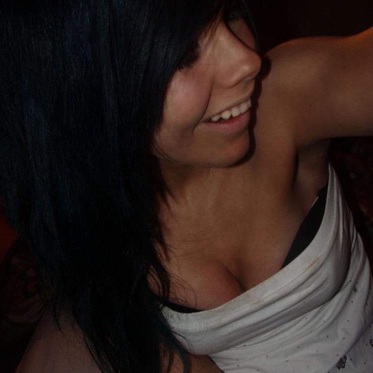 Luna_Love_Joker's profile picture. Hello,I'm Luna and I'm 17. I Love the Joker,he's fucking hot. He's hotter than...the hottest thing in the universe! hot meter busted. Hot-t-t-t-t. he's Sexy!