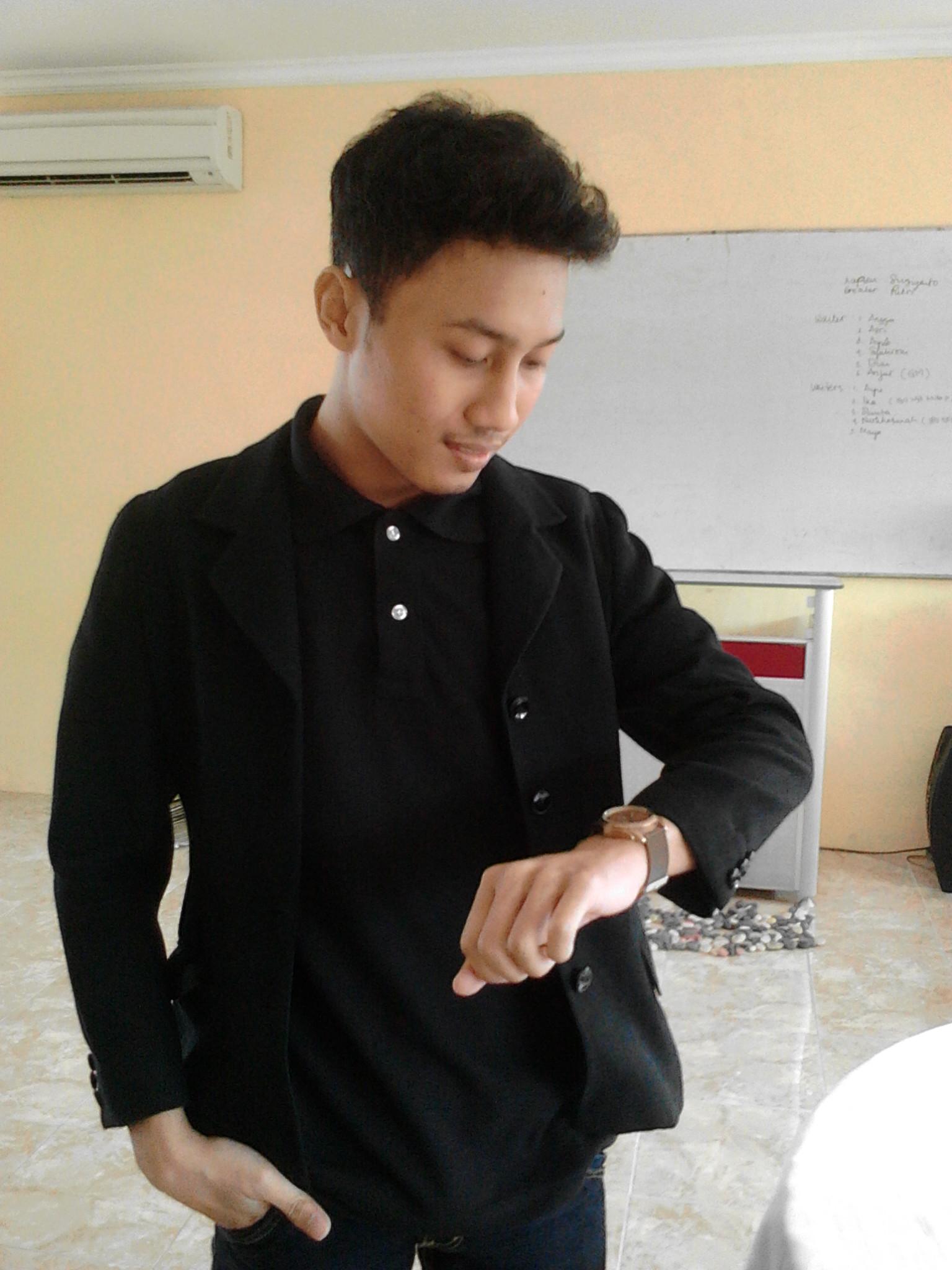 hanya sholaat yang bikin hati gw tenang .( yang SEMPURNA gak selalu menjanjikan keBAHAGIAAN.. )