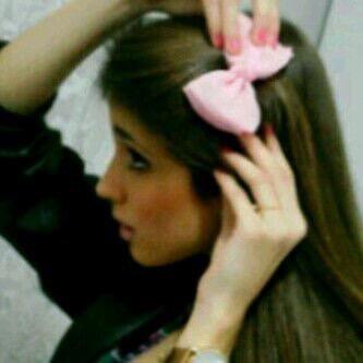 ﺍﻧﺎ ﻓٺﺎﺓ ﺫﺍﺕ ﺷﻌﺮ طويل ﺿﺤﻜﺘﻲ ﻓﺎﺍﺗﻨﮧ - ﻳﻘﺎﻝ ﻋﻨﻲ ﻣﻐﺮﻭﺭﺓ ﻟﻜﻦ ﺍﺭﺍﻫﺎﺍ ﺛﻘﮧ ﺍﻏﺘﺎﺿﺖ منها الفتيأت.  #هلاليهه