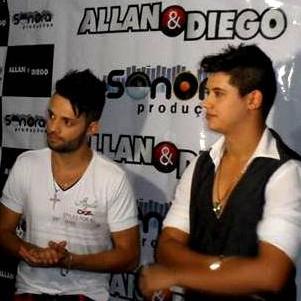 Dupla Allan & Diego! Nova música! http://t.co/fBUT6PROhC http://t.co/ICsf1gmPdC
#NoPassinhoDoArrocha / Contato: (62) 8605-8606 (Goiás)
