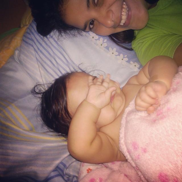 carismática, amigable, parrandera, sonriente, tierna y sobre todo apasionada en lo q hago :*