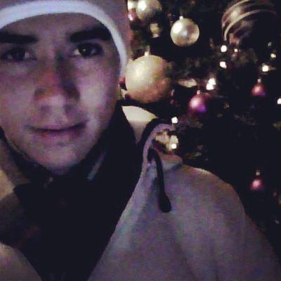 omar acosta, de durango, me gusta escuchar musica, leer e ir al cine