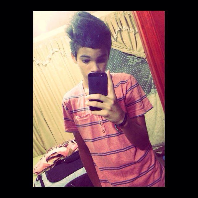 BnnttLuis's profile picture. Instagram:louisbnntt : : http://t.co/T1CiAVBu5m