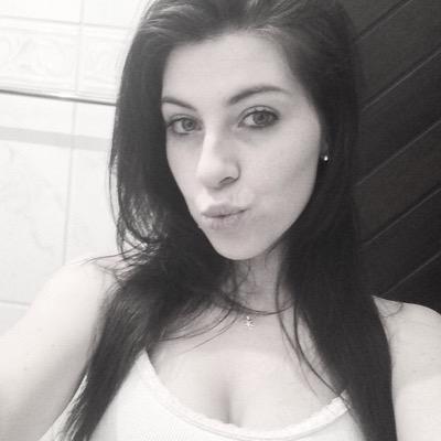 Tenho coisas melhores pra fazer, do que perder tempo tentando mudar o que as pessoas pensam sobre mim. :)
