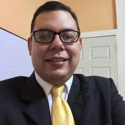 Lic. en Ciencias de La Educación, especializado en matemática y Física con conocimientos de Química. Conocedor del deporte mundial.
