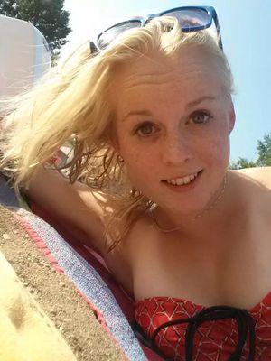 babushka6six6's profile picture. Be weird. Be random. Be who you are. Because you never know who would love the person you hide!