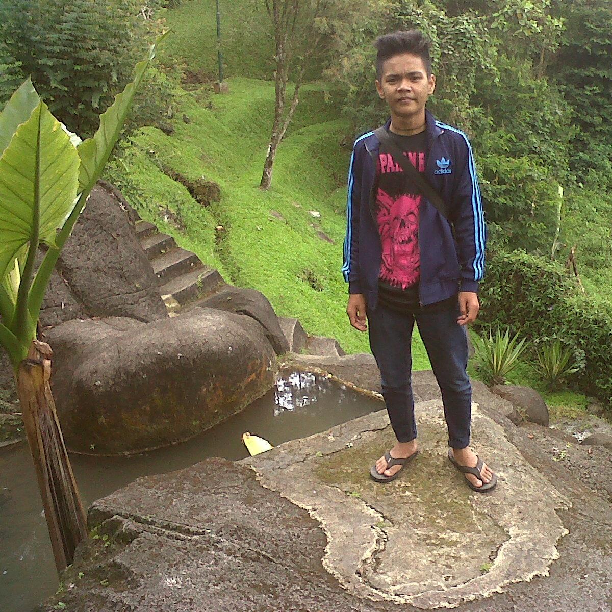 DederapaYusup's profile picture. 