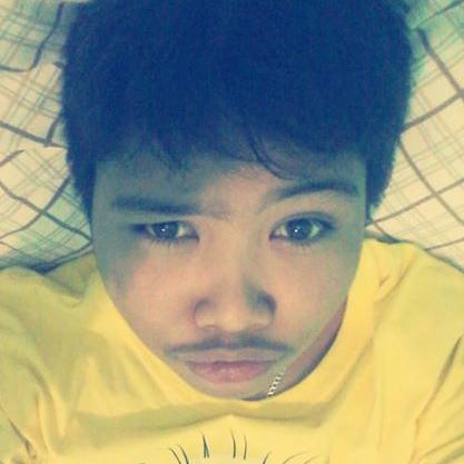 NEVER IGNORE THE PERSON WHO LOVES YOU , CARES FOR YOU, AND GIVES YOU EFFORT JUST TO MAKE YOU HAPPY 
BECAUSE ONE DAY YOULL REALIZE 
THAT YOU LOST THE MOON WHILE
